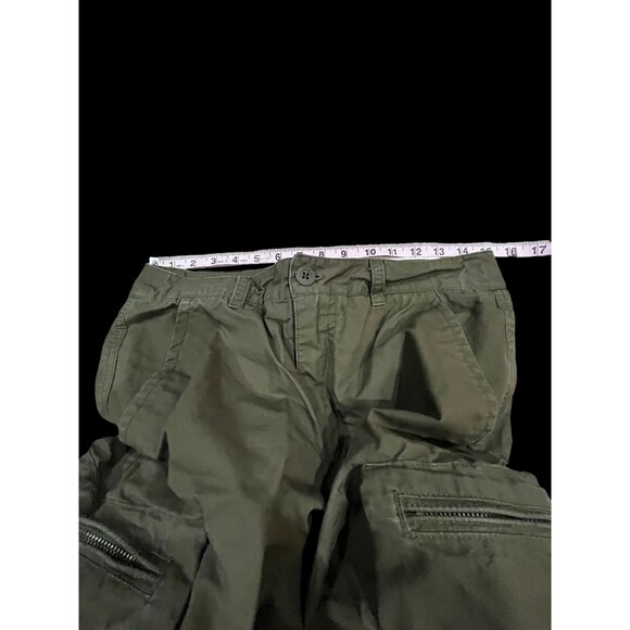 NIKE (the athletic dept) MEN'S OR YOUNG MEN'S OLIVE GREEN CARGO SHORT, SIZE 30 - Picture 5 of 6